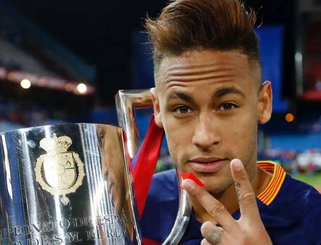 克罗地亚碾压曼城，内马尔惊艳四座