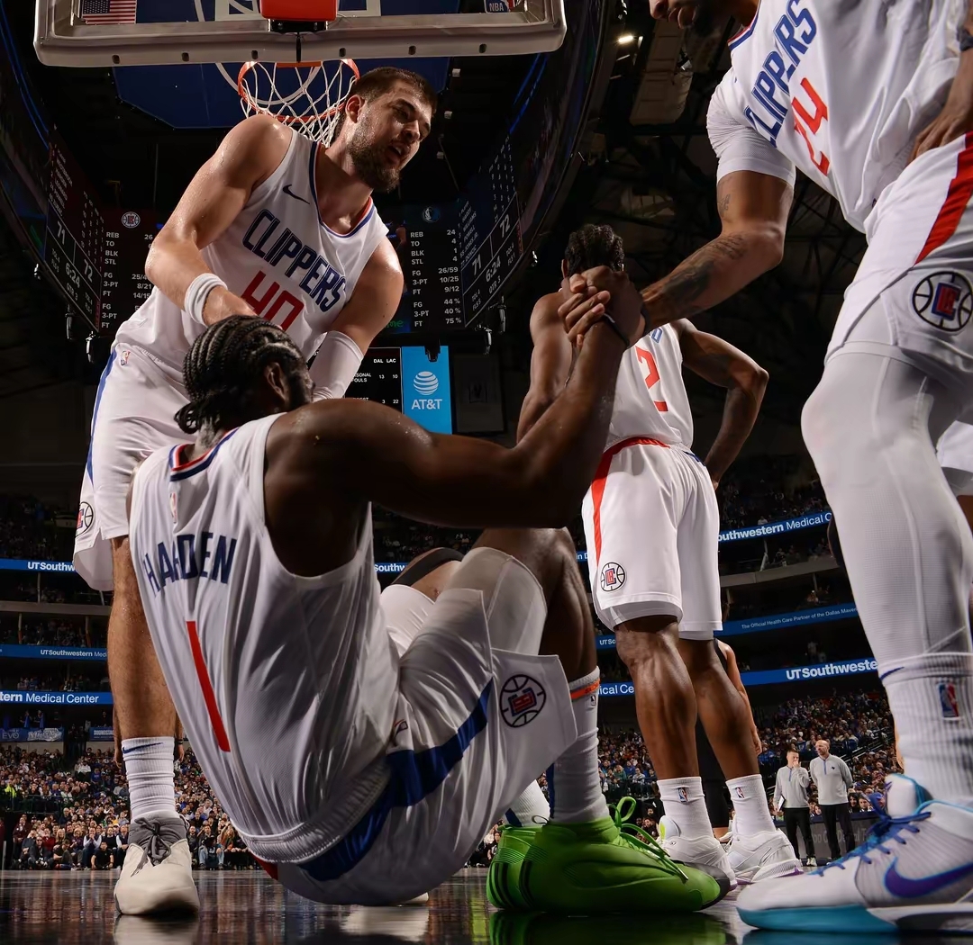 快船鏖战凯尔特人，欧文状态火热