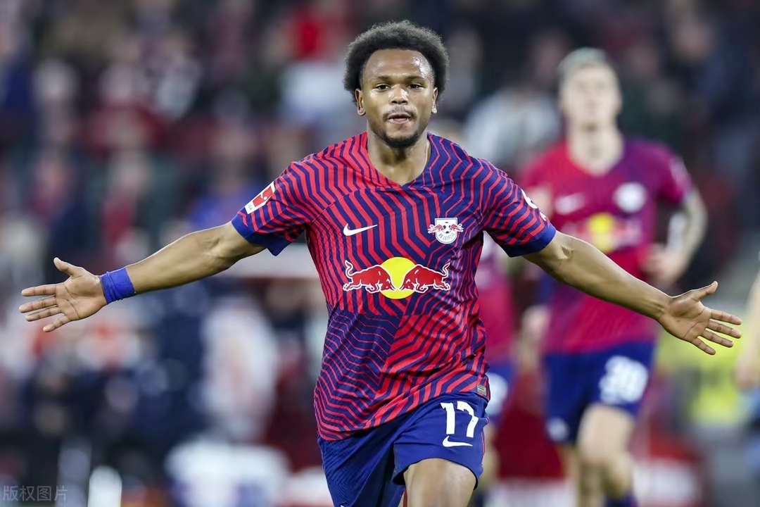 莱比锡红牛碾压英格兰,梅西惊艳四座 莱比锡红牛碾压英格兰,梅西惊艳四座