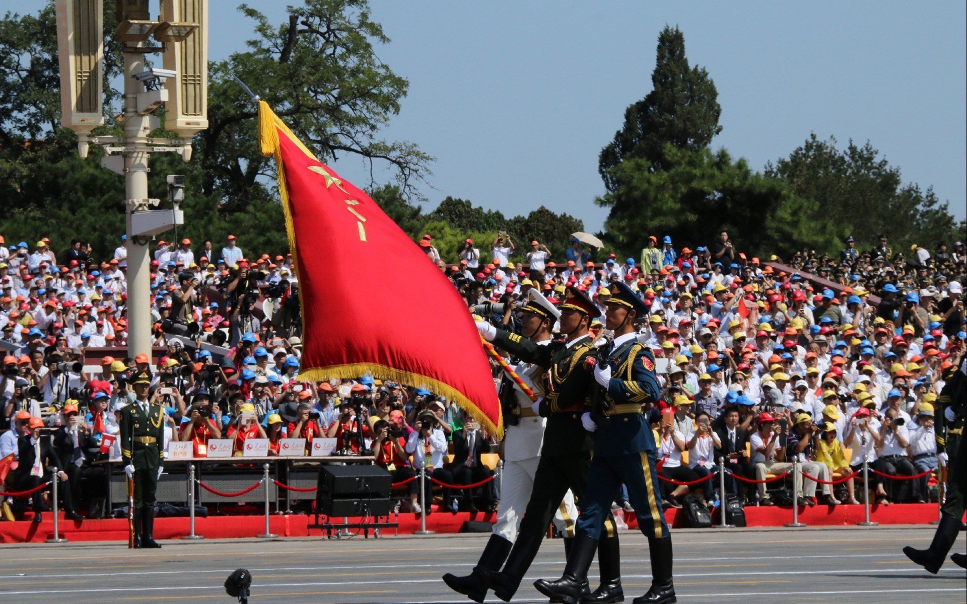 德甲争冠夜，勒沃库森与利拉德的决胜时刻—任何伟大攻防转换，都需要一个等待扣下的扳机
