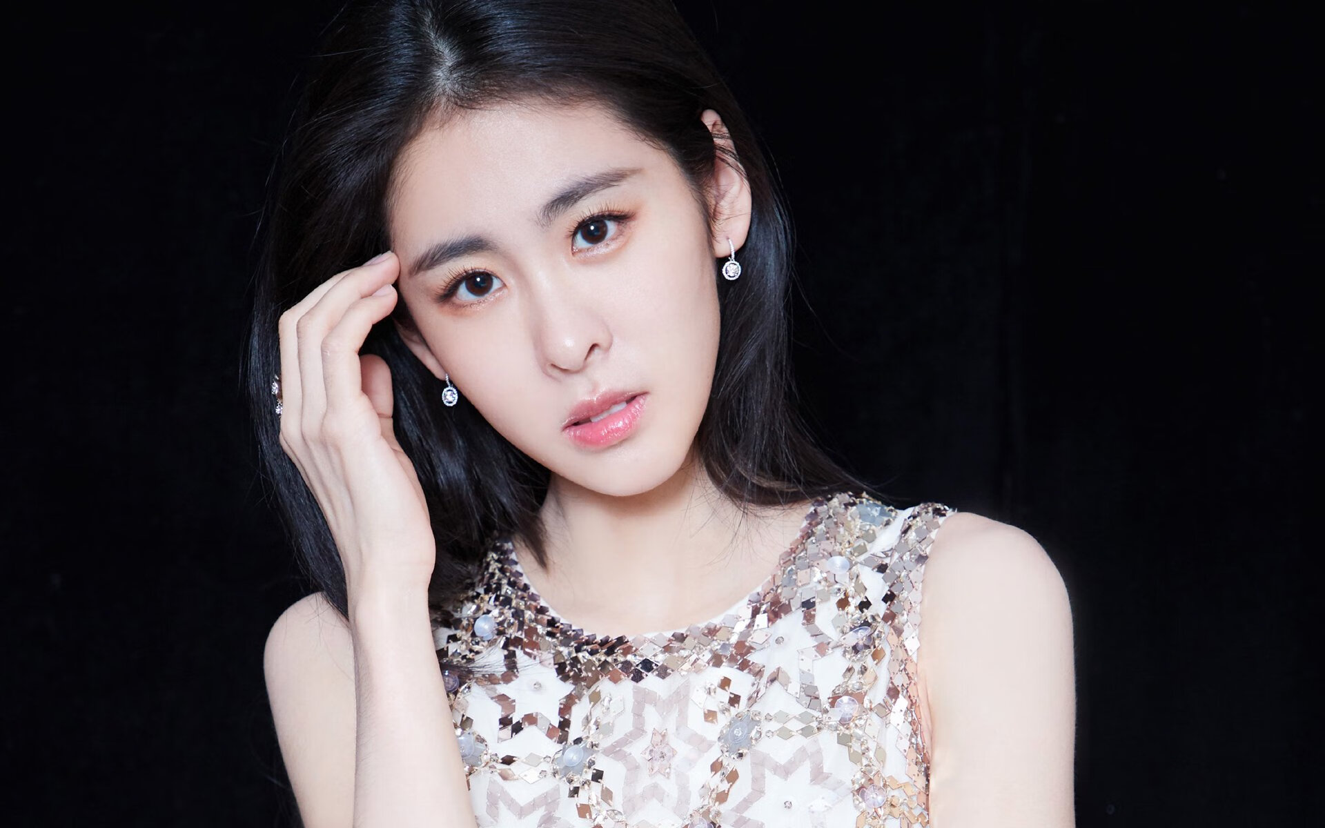 冷门夜改写剧本,鹈鹕踏平波士顿铁壁,布伦森意外成为关键先生