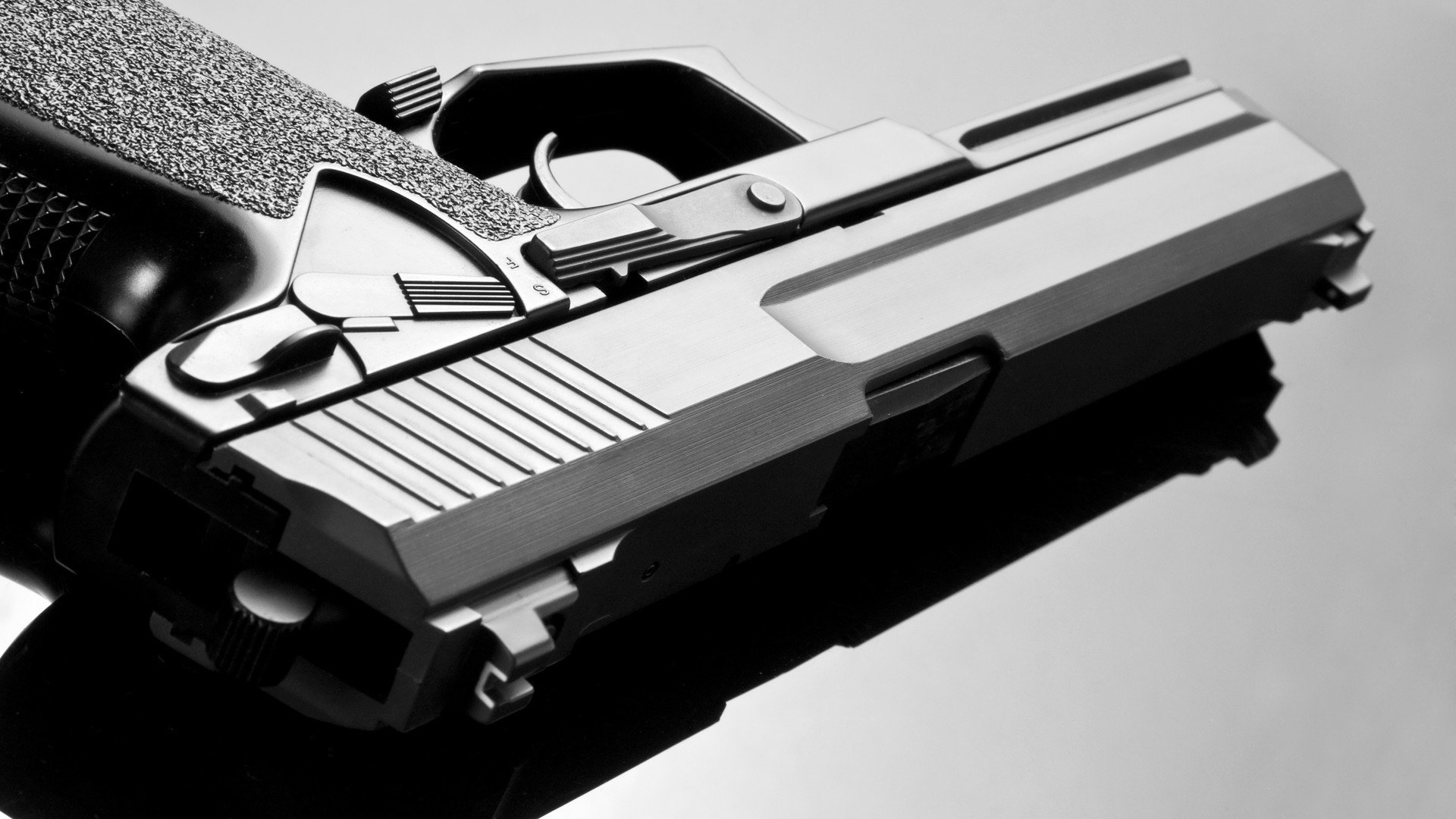 赛车终将回到维修区，从F1方格旗到足球里程碑的共同归途