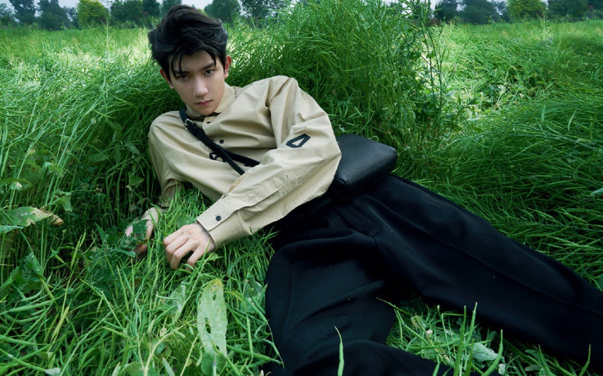 街道狂飙与绿茵逆转，速度与毅力的双城记