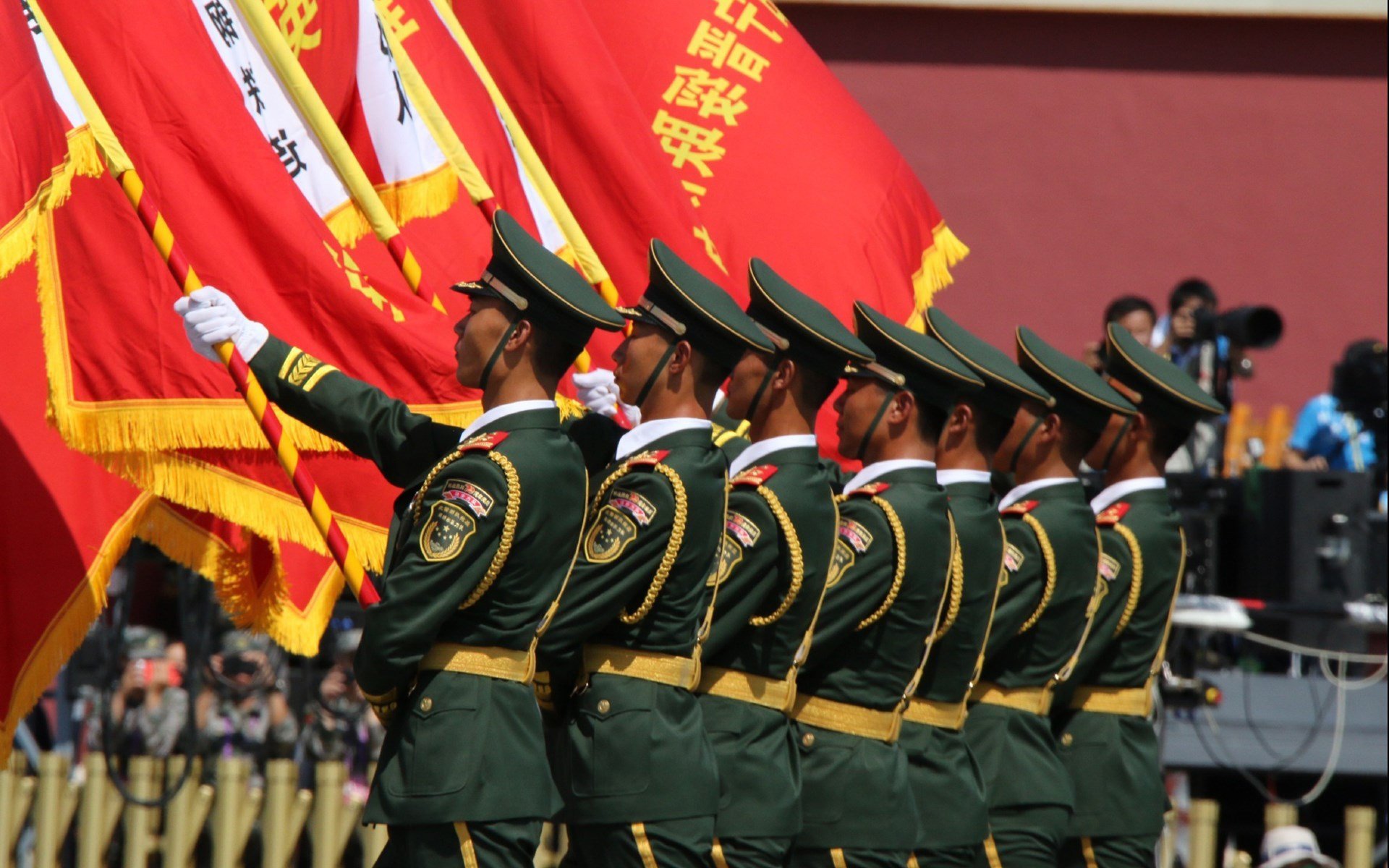 孤胆与铁壁，C罗绝境亮剑，欧洲红魔的冷酷压制哲学